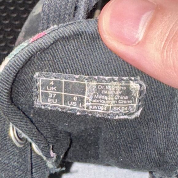 Doc Martens HACKNEY Canvas Black Vintage Roses Lace-Up Shoes Boots Womens Size 6 - Picture 8 of 8